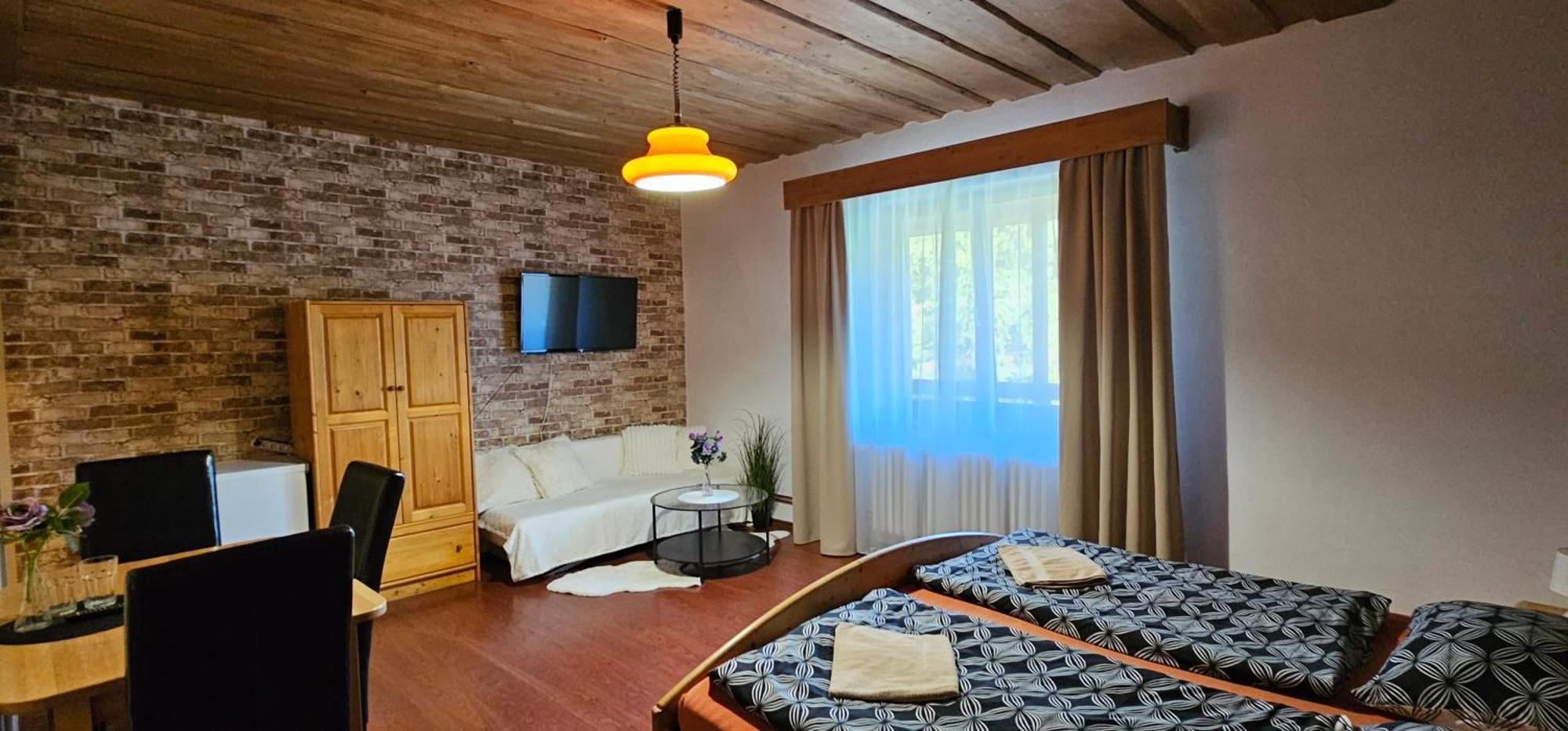 U Certa Hotel Cercany Exterior photo