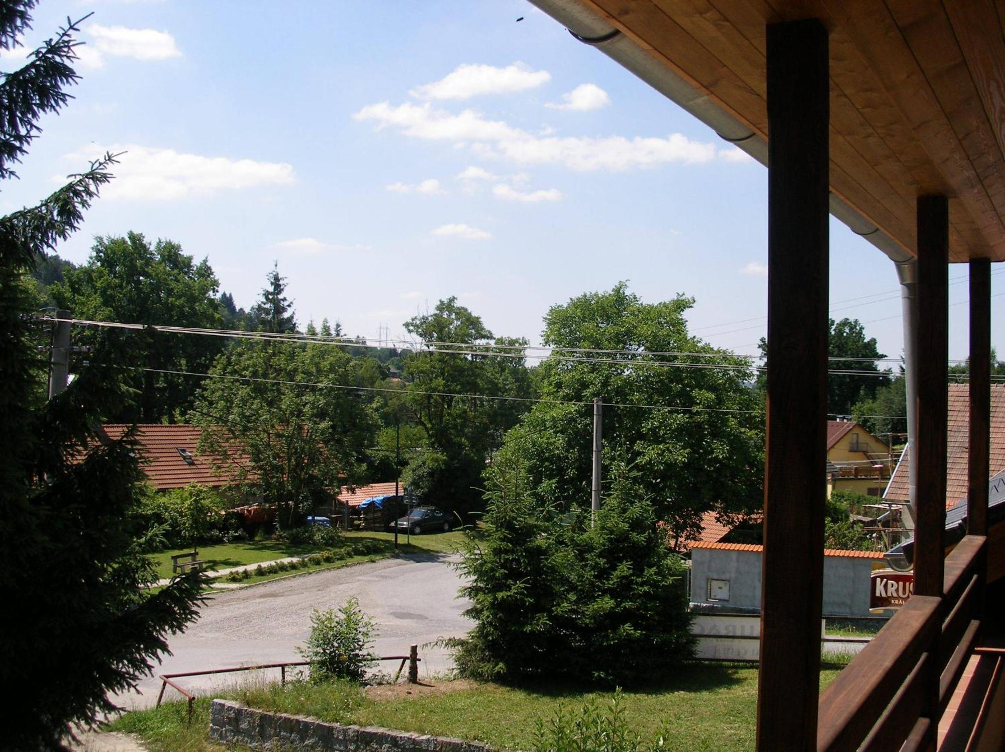 U Certa Hotel Cercany Exterior photo