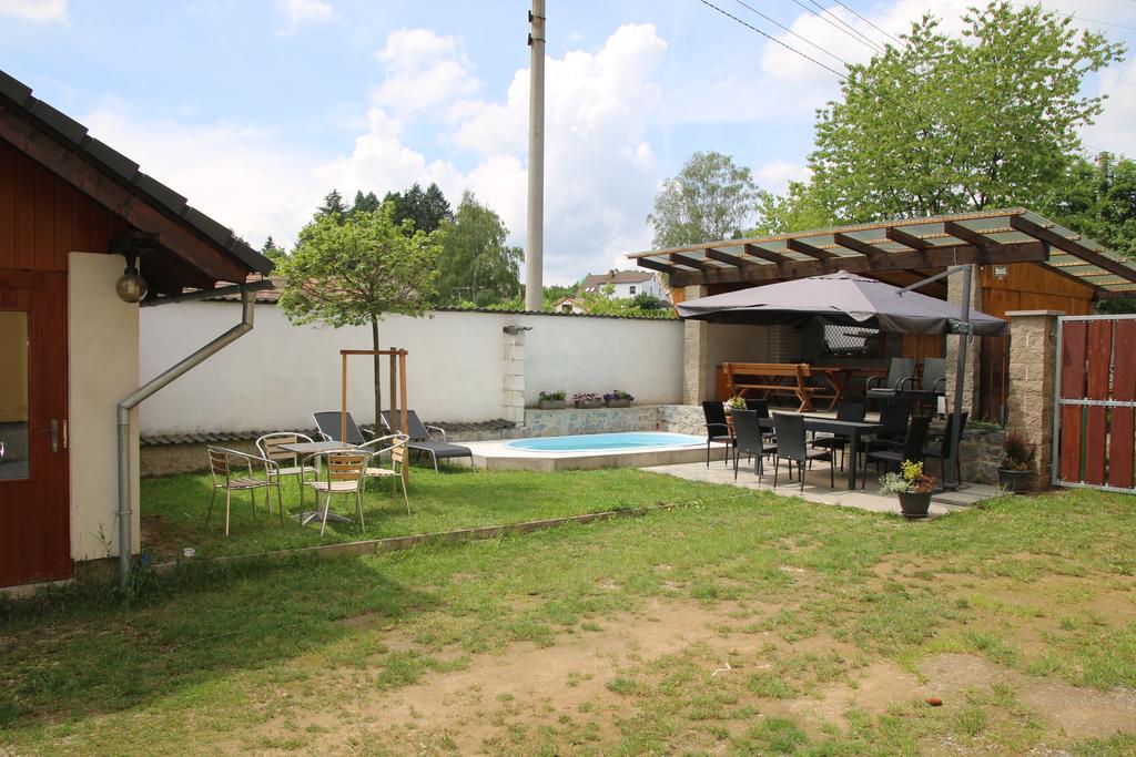 U Certa Hotel Cercany Exterior photo